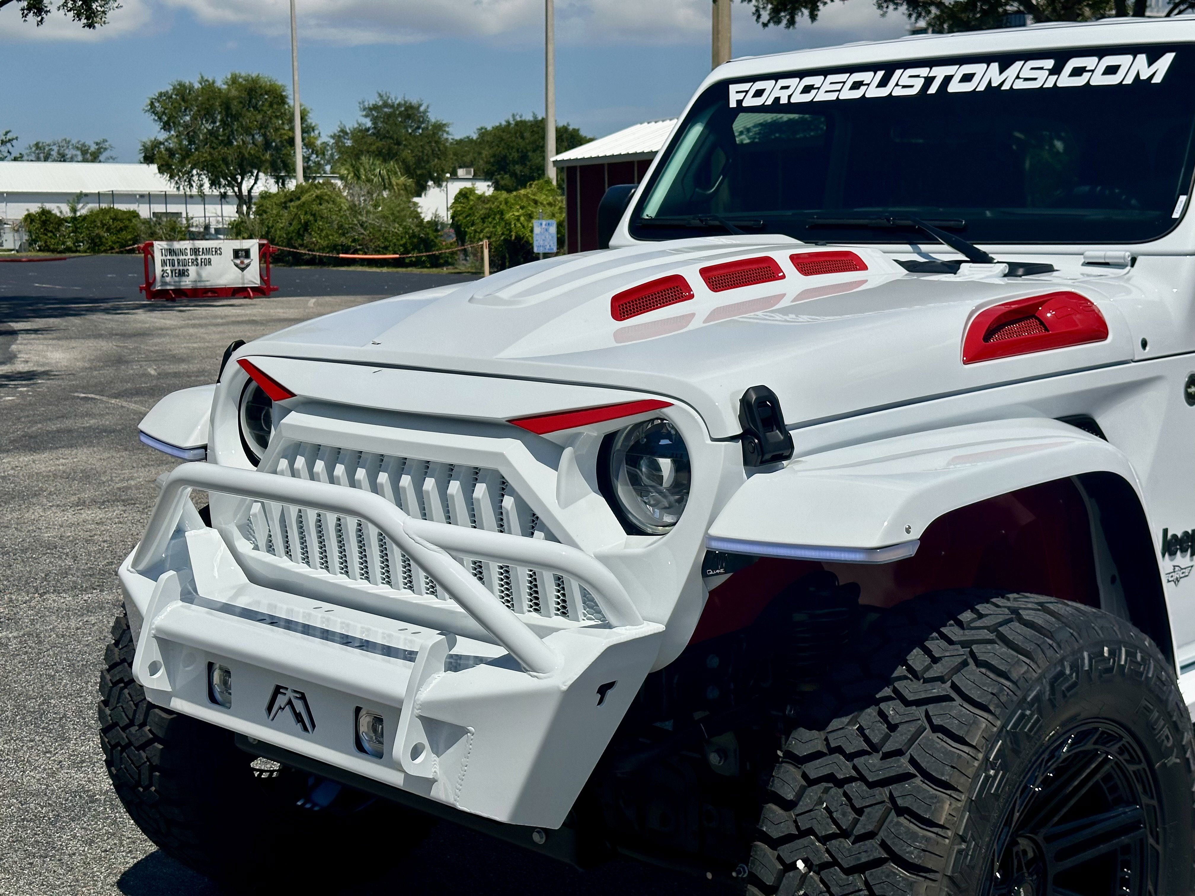 Used 2025 Jeep Wrangler Unlimited Sahara image 10