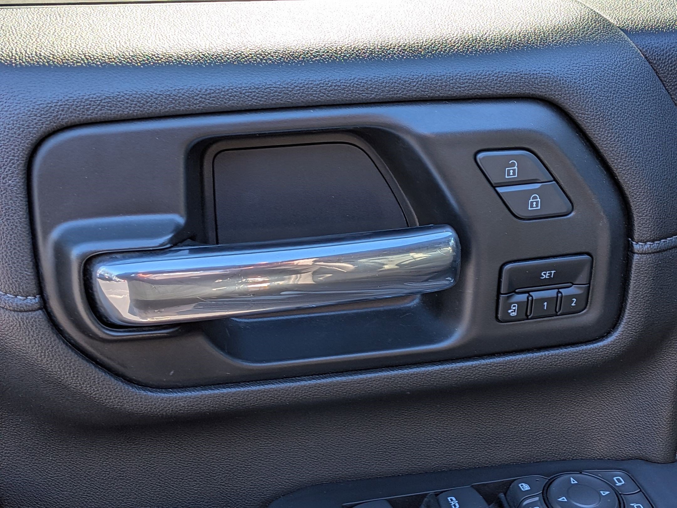 Used 2023 GMC Sierra 2500 Denali w/ Denali Black Diamond Edition image 15