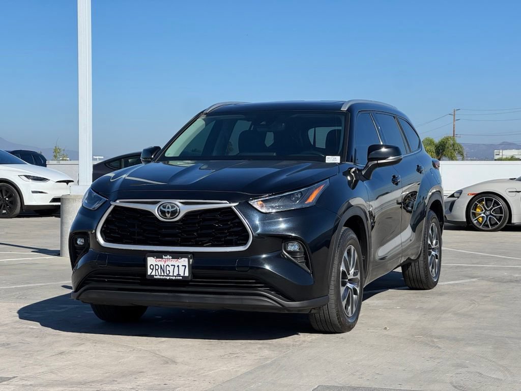 Used 2022 Toyota Highlander XLE FWD image 6