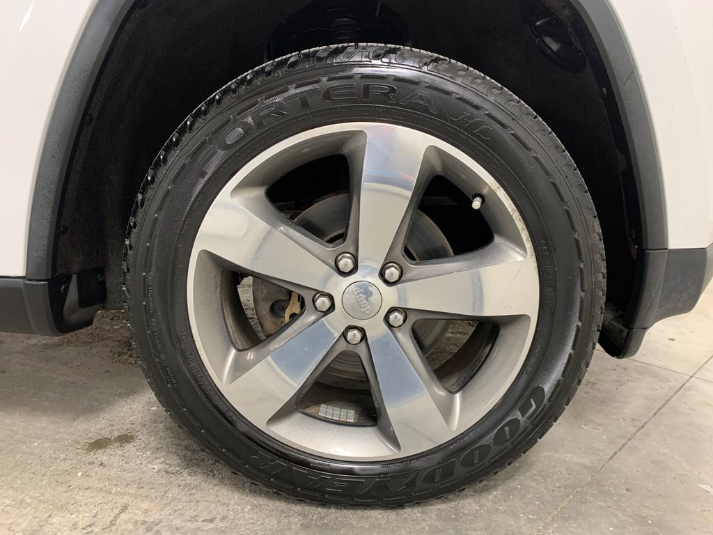 Used 2014 Jeep Grand Cherokee Limited image 12