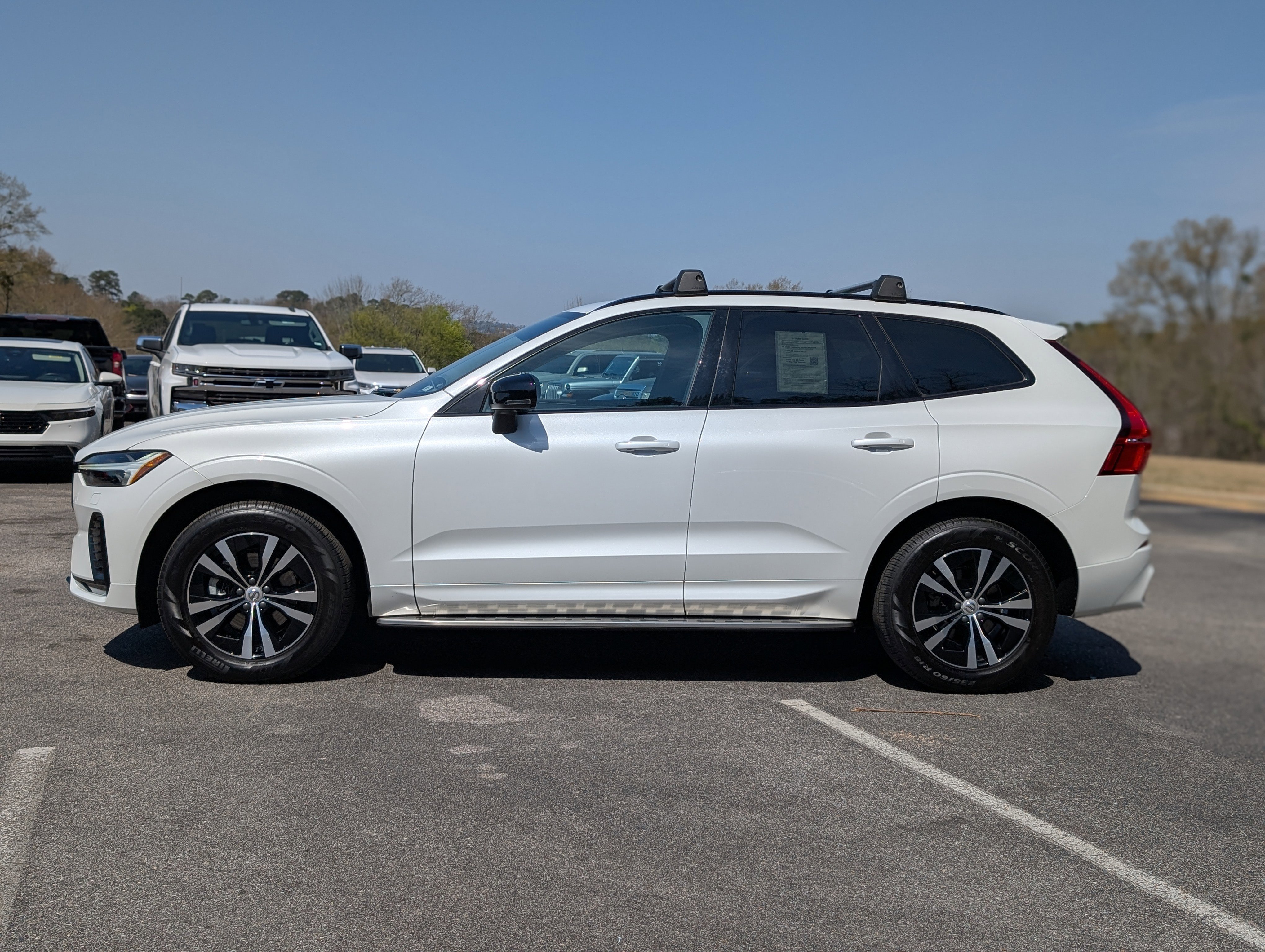 Used 2024 Volvo XC60 B5 Core image 6