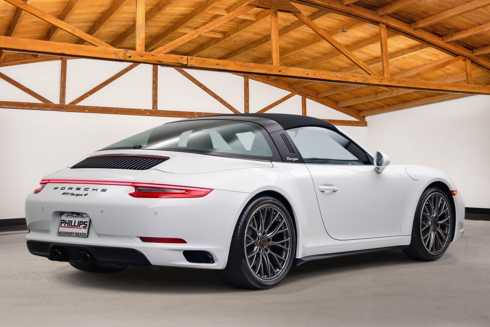 Used 2019 Porsche 911 Targa 4 AWD/4WD image 5