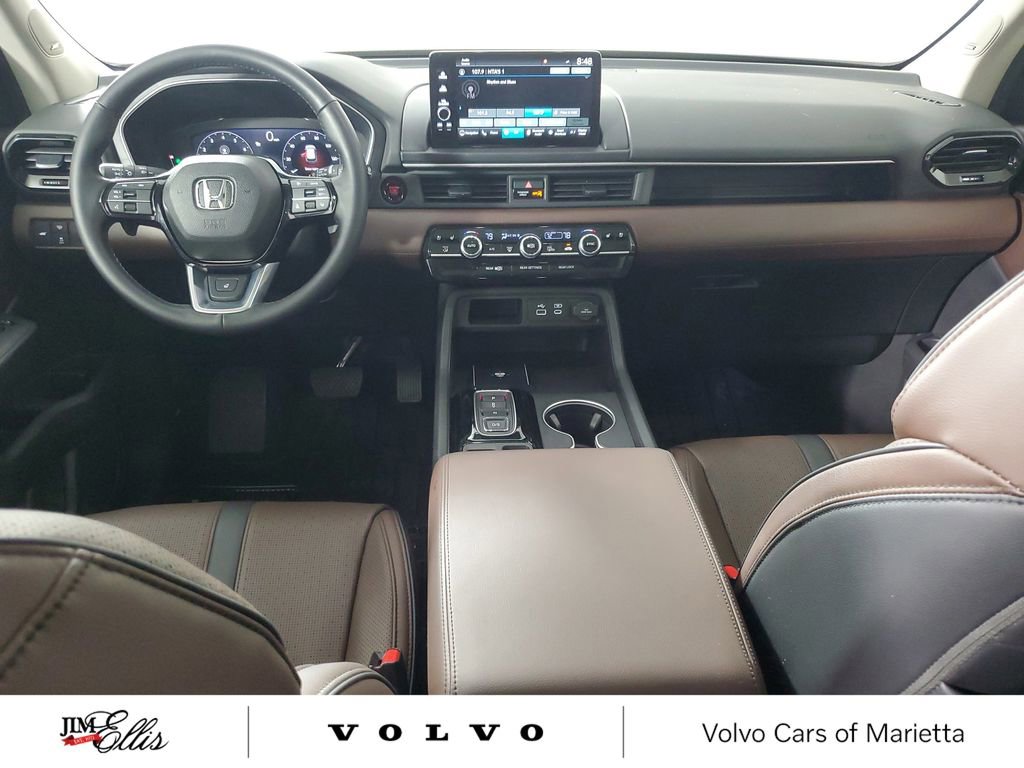 Used 2025 Honda Pilot Elite image 17