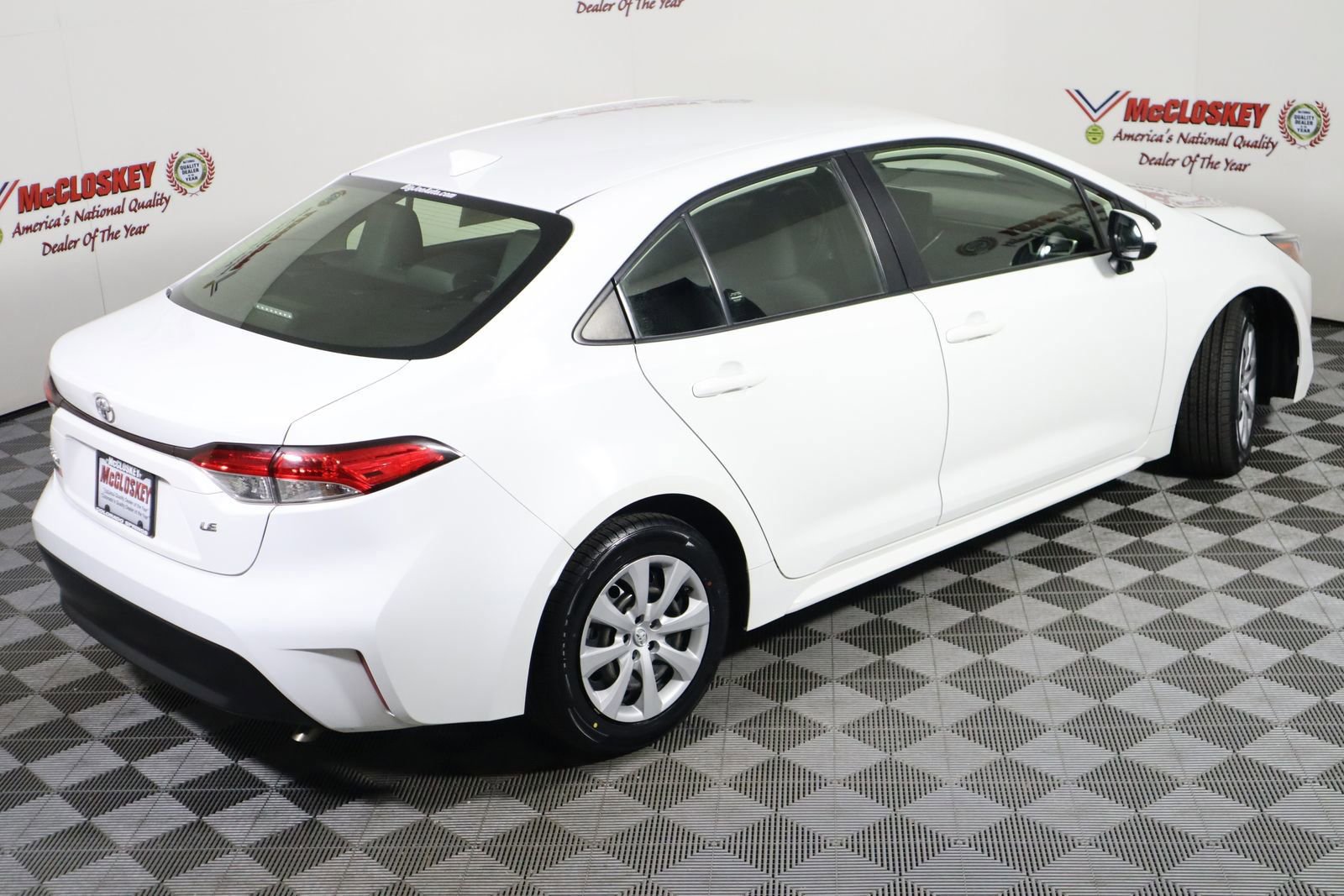 Used 2023 Toyota Corolla LE image 4