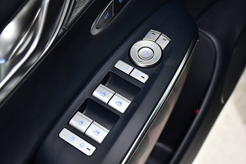 Used 2022 Genesis GV70 3.5T Sport w/ Sport Advanced Package image 18