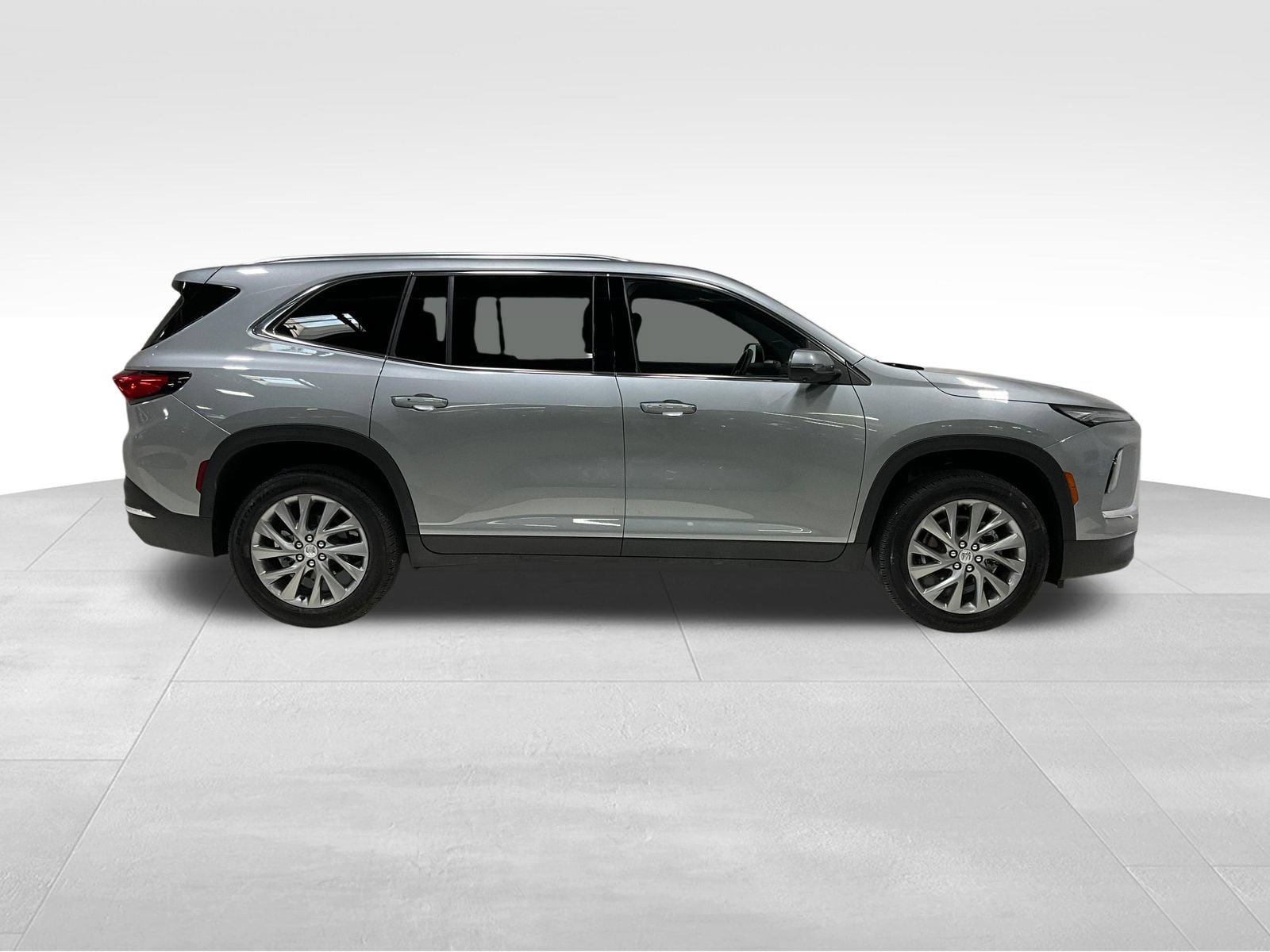Used 2025 Buick Enclave Preferred AWD/4WD image 4