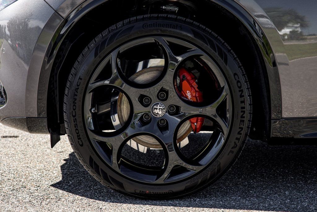 New 2025 Alfa Romeo Stelvio Sprint image 15