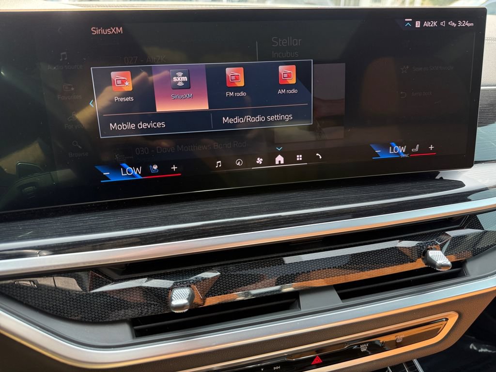 Used 2024 BMW X5 xDrive40i w/ M Sport Package AWD/4WD image 23