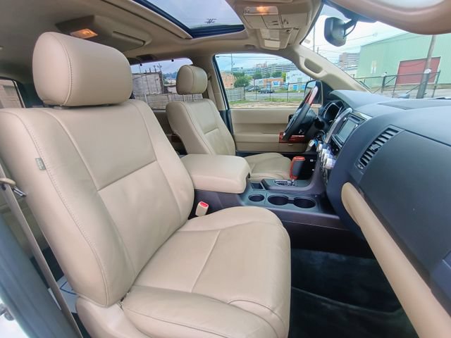 Used 2018 Toyota Sequoia Platinum AWD/4WD image 44
