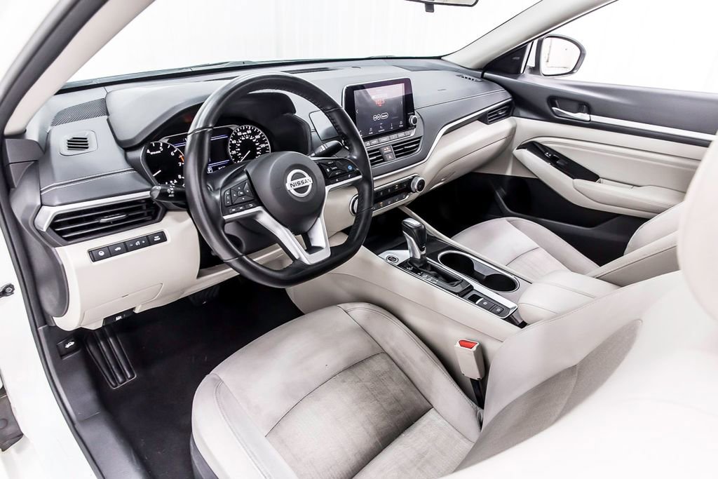 Used 2021 Nissan Altima 2.5 SV w/ SV Premium Package FWD image 29