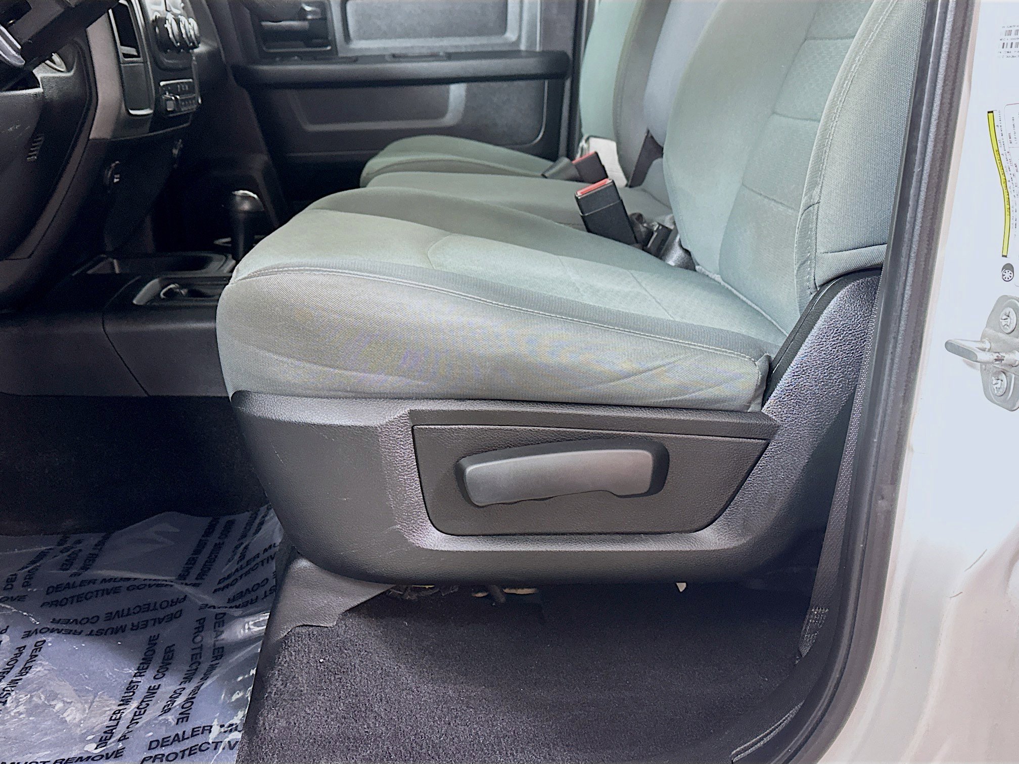 Used 2018 RAM 2500 Tradesman w/ Chrome Appearance Group image 18