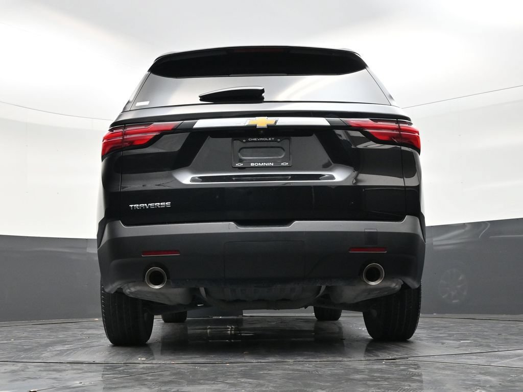Used 2022 Chevrolet Traverse LS FWD image 22