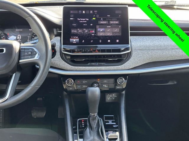 Used 2023 Jeep Compass Sport image 27