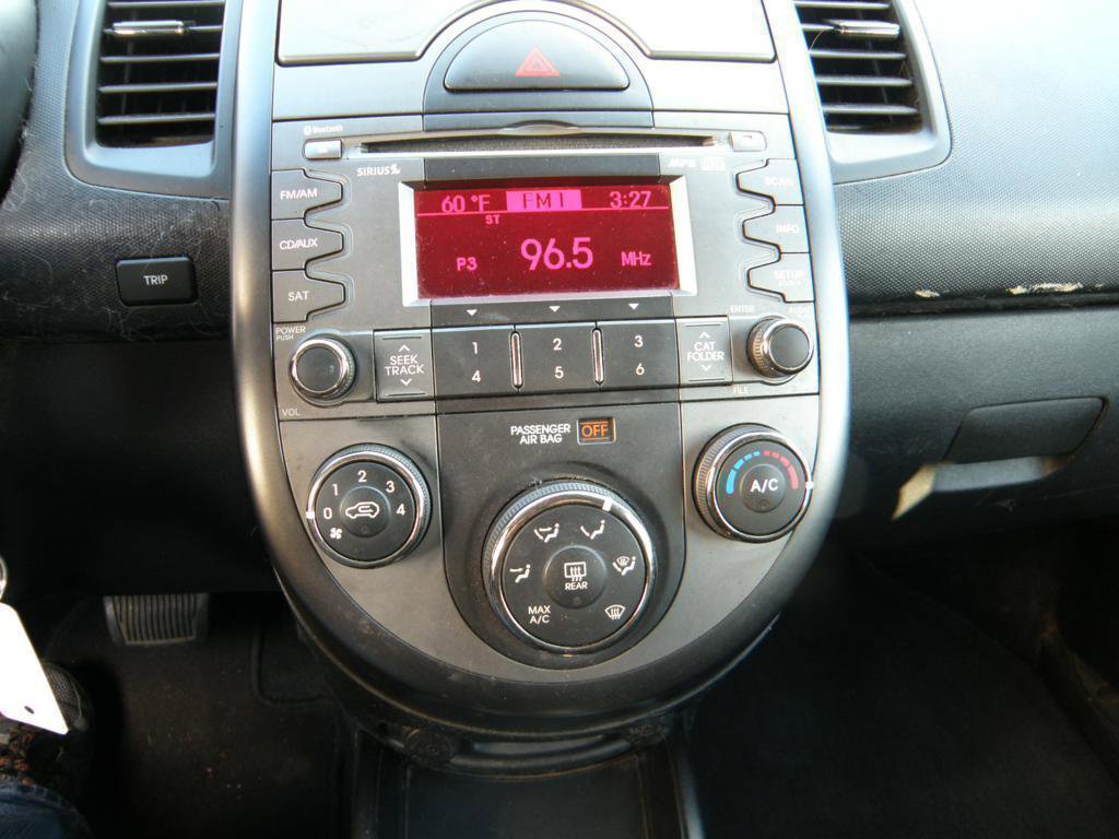 Used 2011 Kia Soul + w/ Audio Pkg image 9