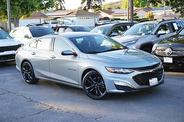 Used 2023 Chevrolet Malibu LT w/ Sport Edition image 3