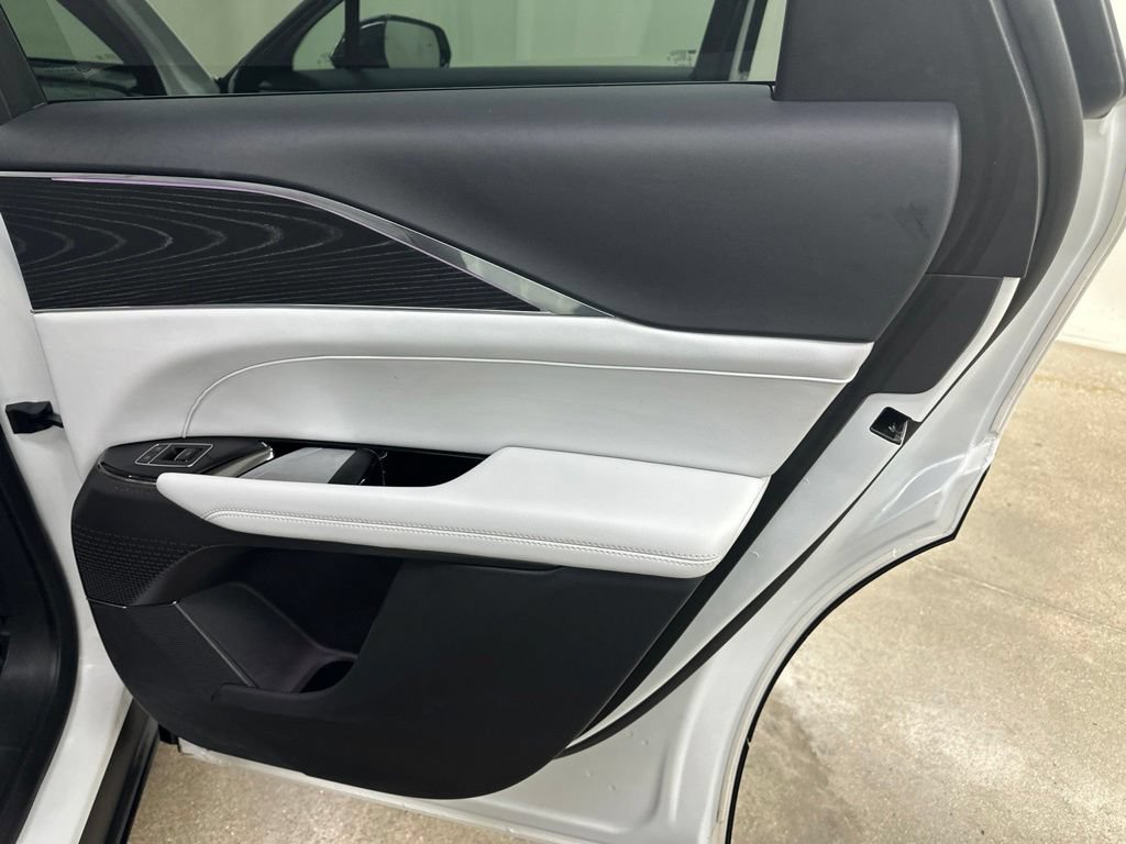 Certified 2024 Cadillac Lyriq Luxury AWD/4WD image 20