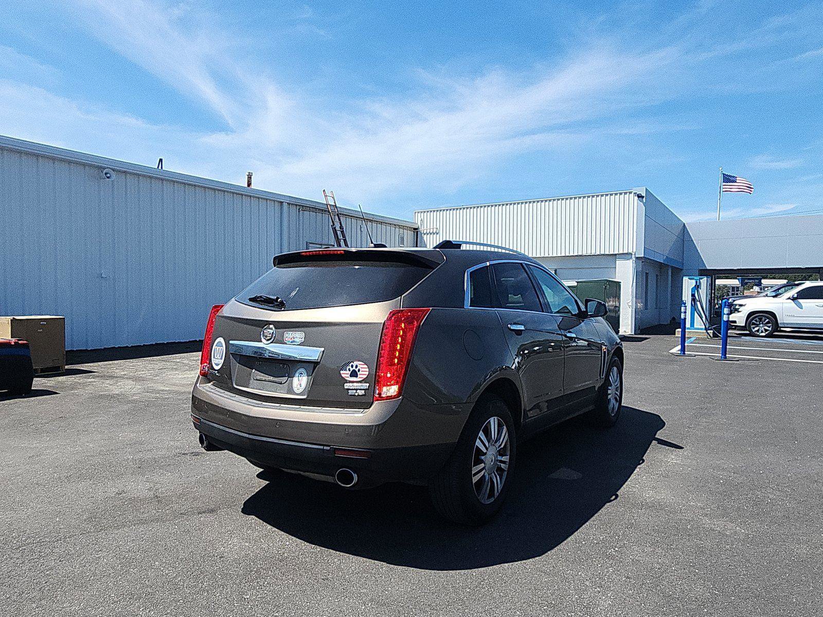 Used 2016 Cadillac SRX Luxury image 4