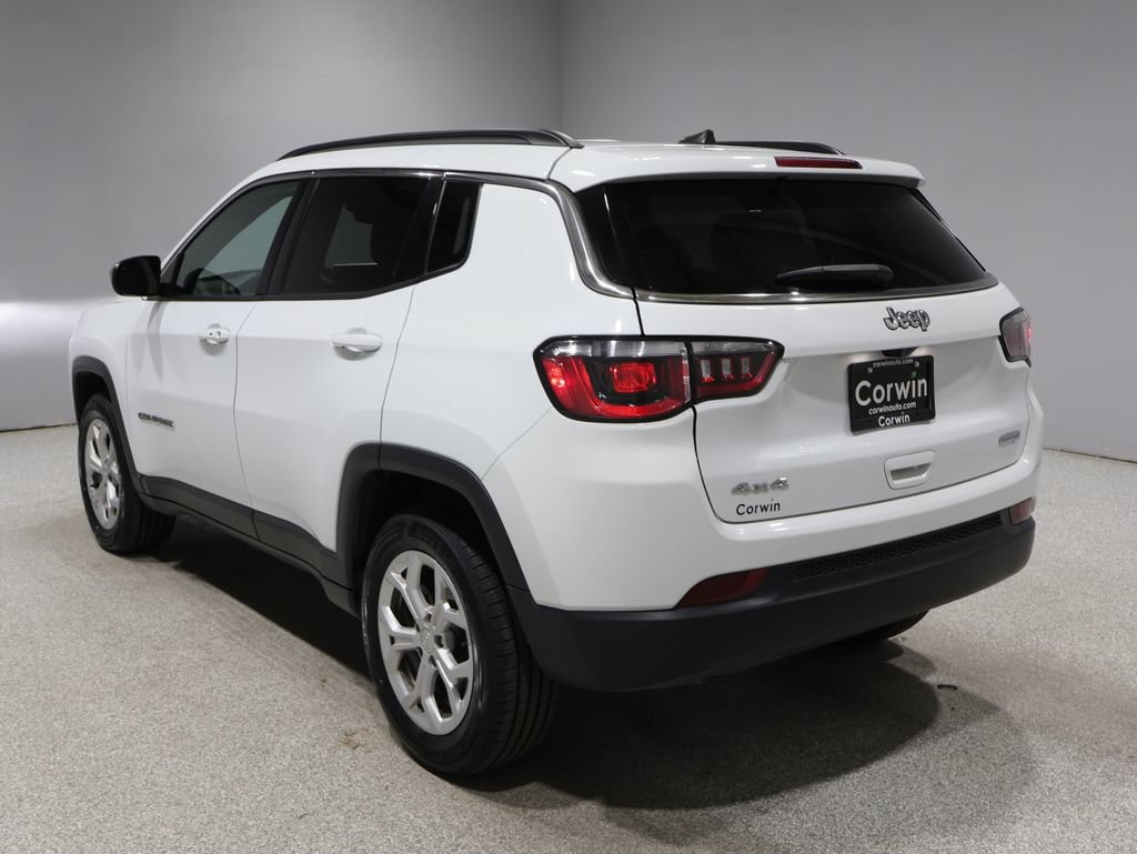 Used 2024 Jeep Compass Latitude AWD/4WD image 5