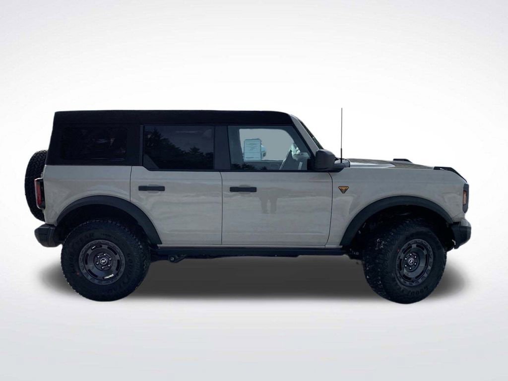New 2025 Ford Bronco Badlands image 2