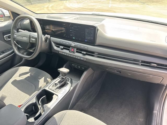 Used 2025 Kia K4 FWD image 17