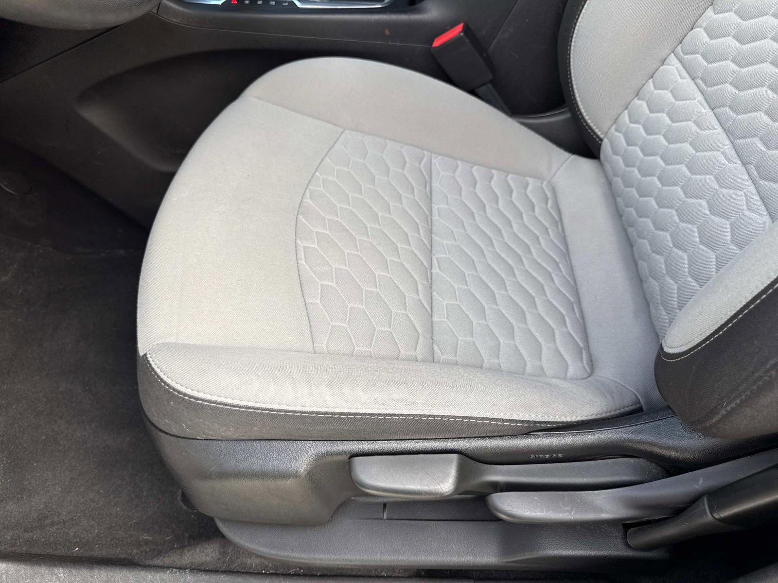 Used 2018 Chevrolet Equinox LS image 19