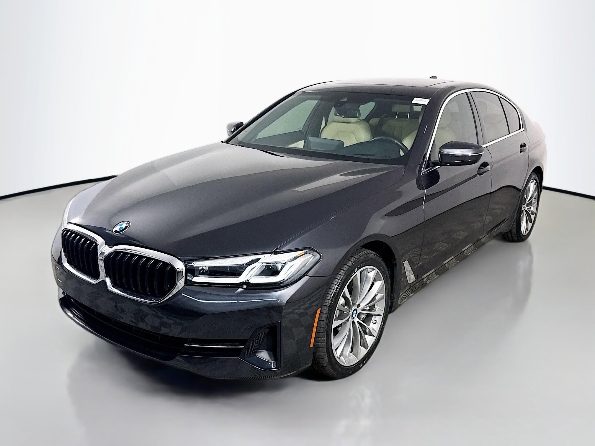 Used 2023 BMW 540i w/ Premium Package image 4