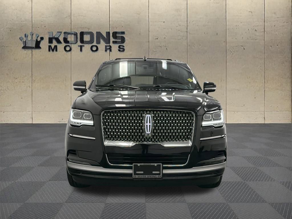 Certified 2023 Lincoln Navigator L Reserve image 3