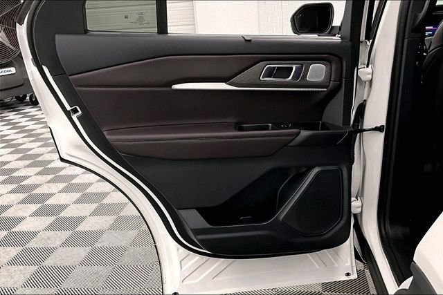 Used 2025 Ford Explorer Platinum image 21