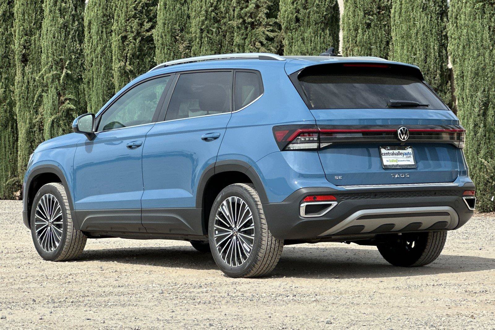 New 2026 Volkswagen Taos SE FWD image 6
