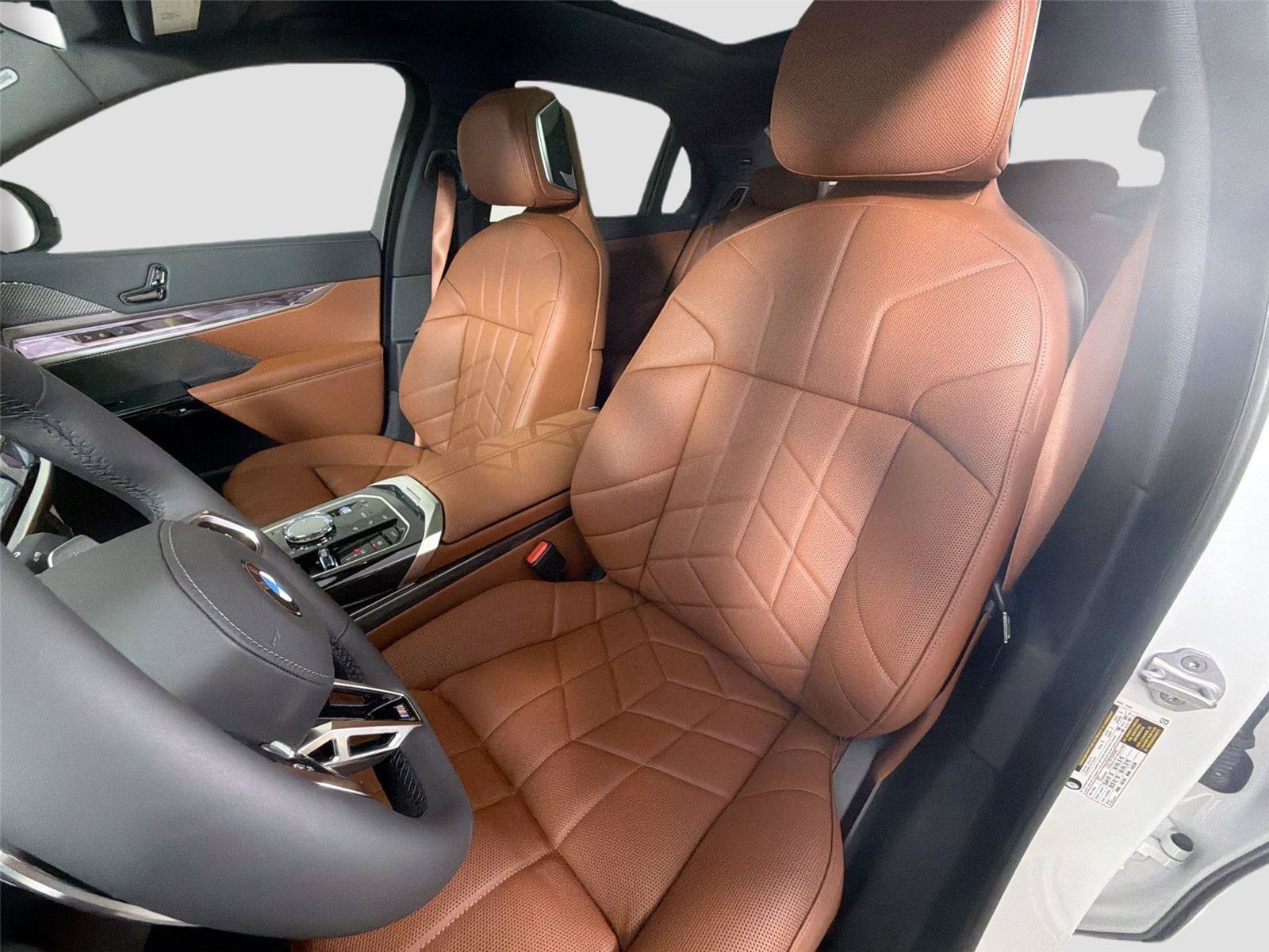 New 2026 BMW 740i w/ Premium Package RWD image 18