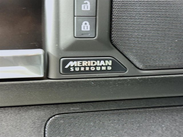 Used 2025 Land Rover Defender 110 X image 21