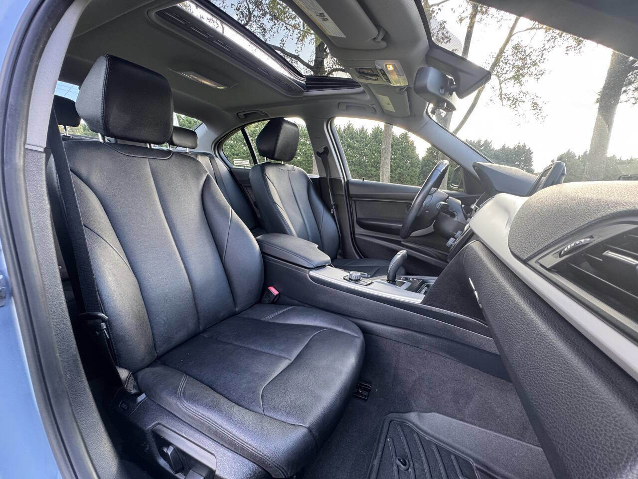 Used 2014 BMW 320i xDrive Sedan image 12