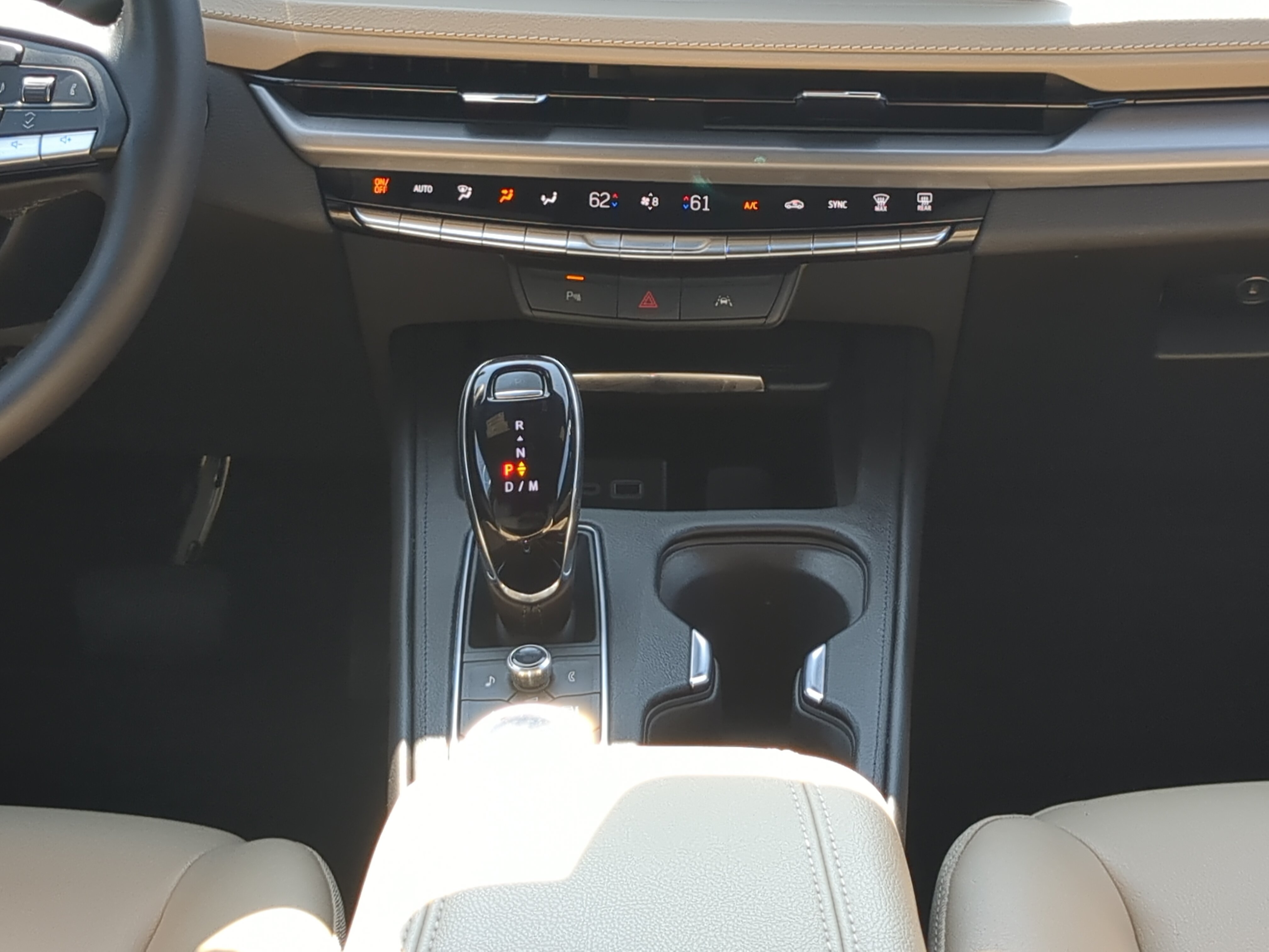 Used 2024 Cadillac XT4 Luxury FWD image 17