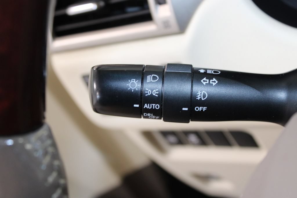 Used 2014 Lexus GX 460 w/ Premium Package AWD/4WD image 38