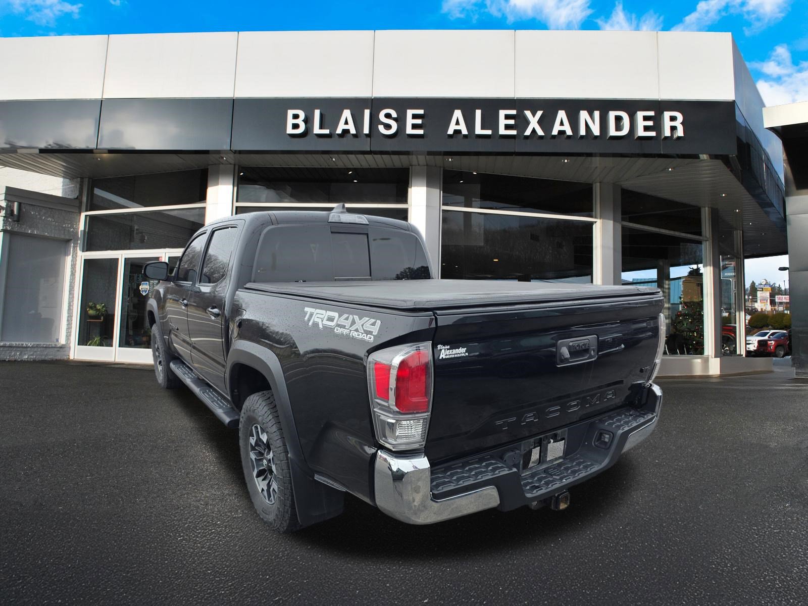 Used 2021 Toyota Tacoma TRD Off-Road w/ Blackout Package (TMS) AWD/4WD image 6