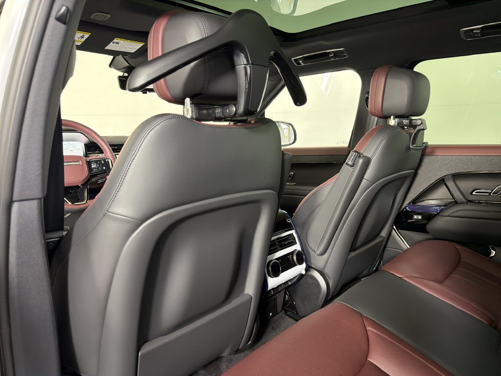 New 2027 Land Rover Range Rover Sport Dynamic SE AWD/4WD image 28