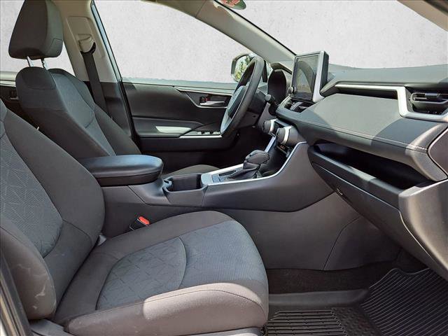 Used 2025 Toyota RAV4 XLE FWD image 20