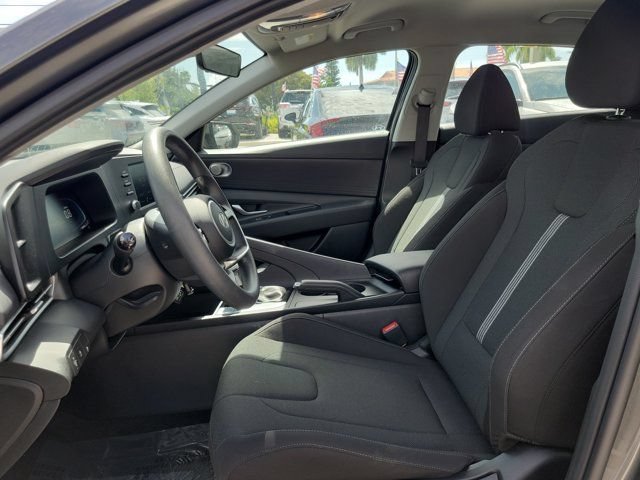Certified 2026 Hyundai Elantra SE w/ Cargo Package FWD image 16