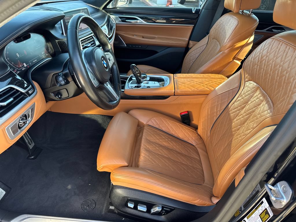 Used 2021 BMW 750i xDrive w/ Autobahn Package AWD/4WD image 25