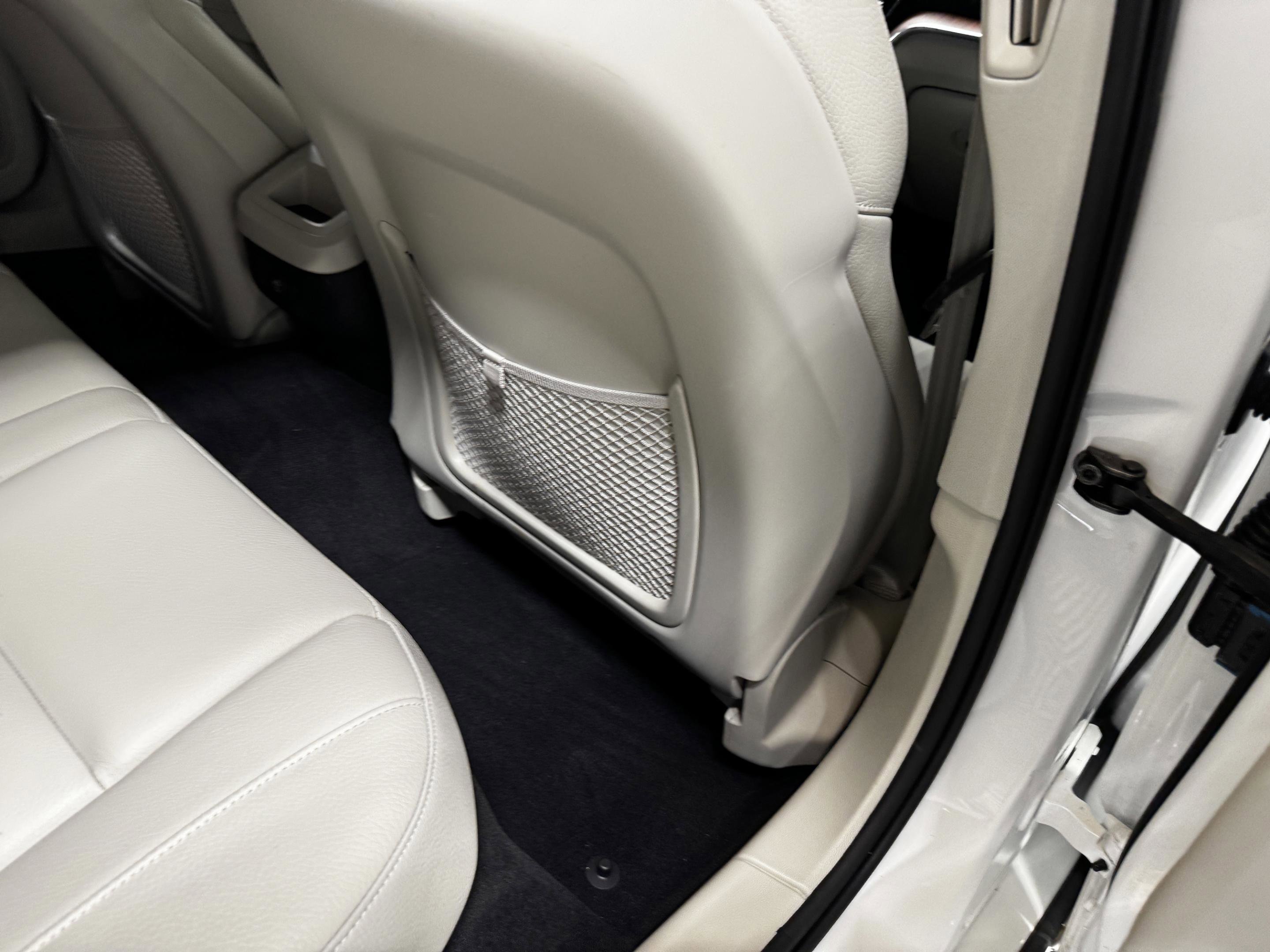 Used 2019 Volvo S60 T6 Momentum w/ Multimedia Package image 35