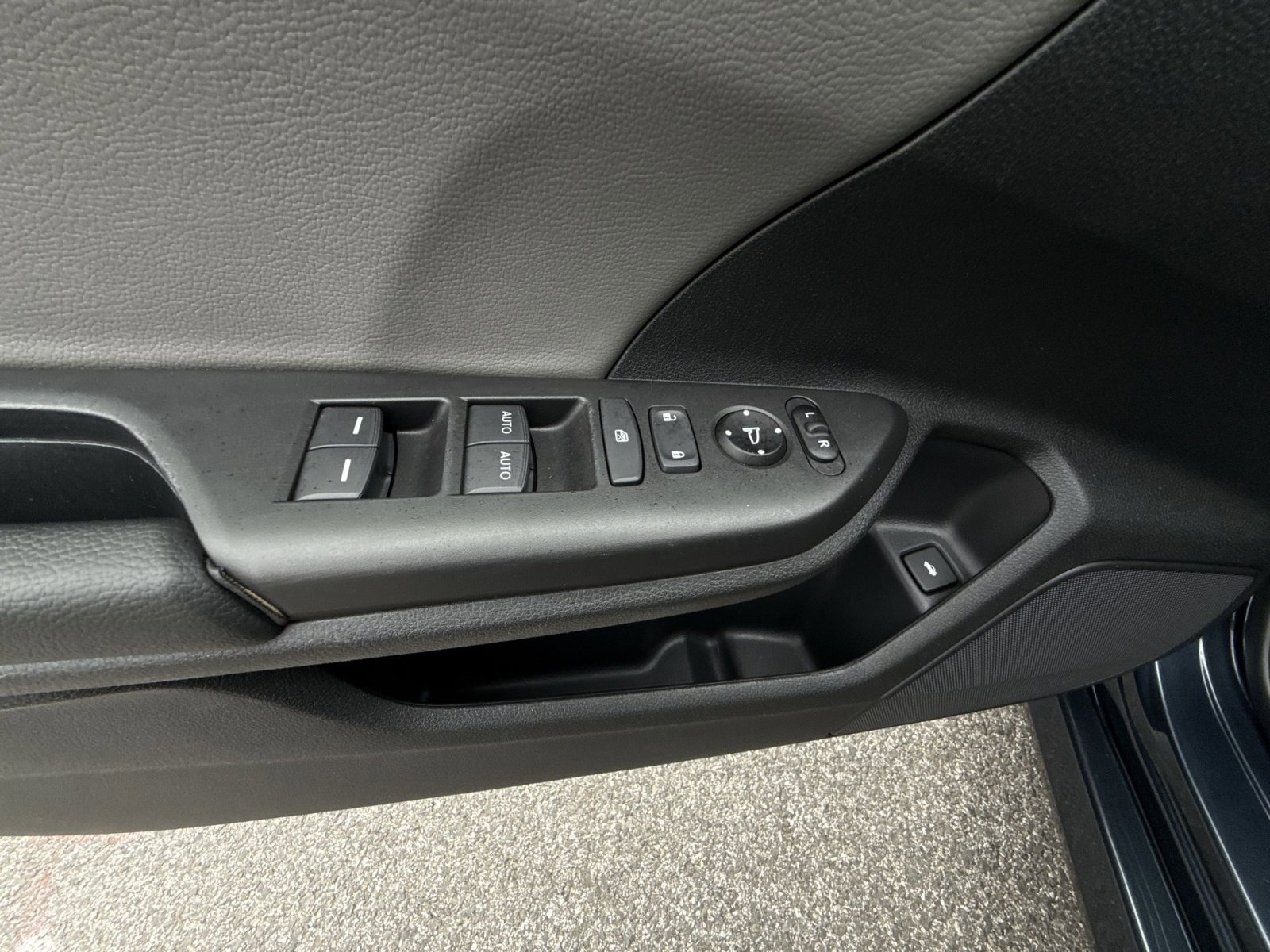 Used 2018 Honda Civic Touring image 15