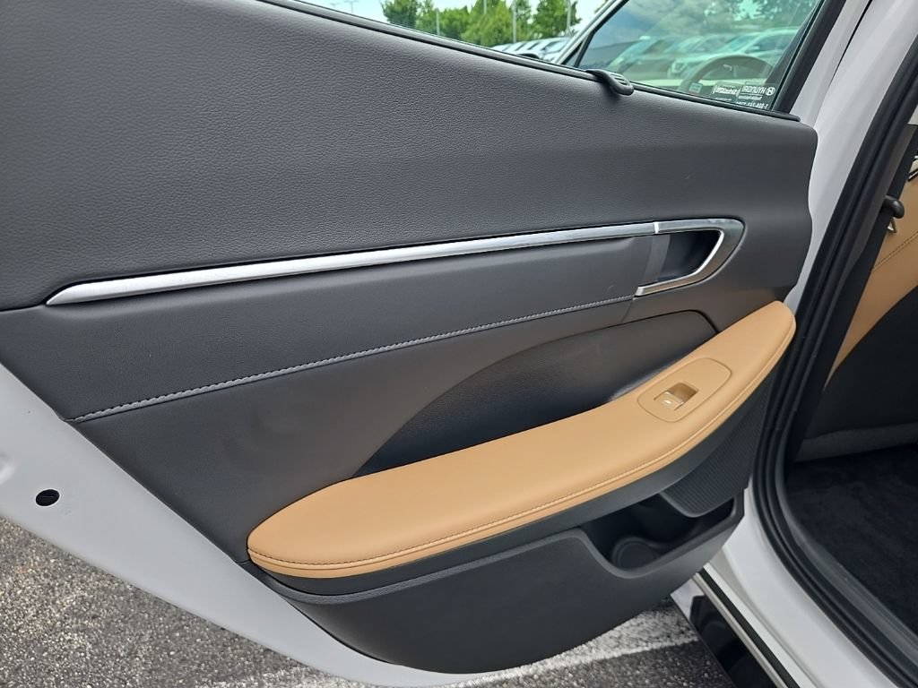 Certified 2025 Hyundai Sonata Limited FWD image 35