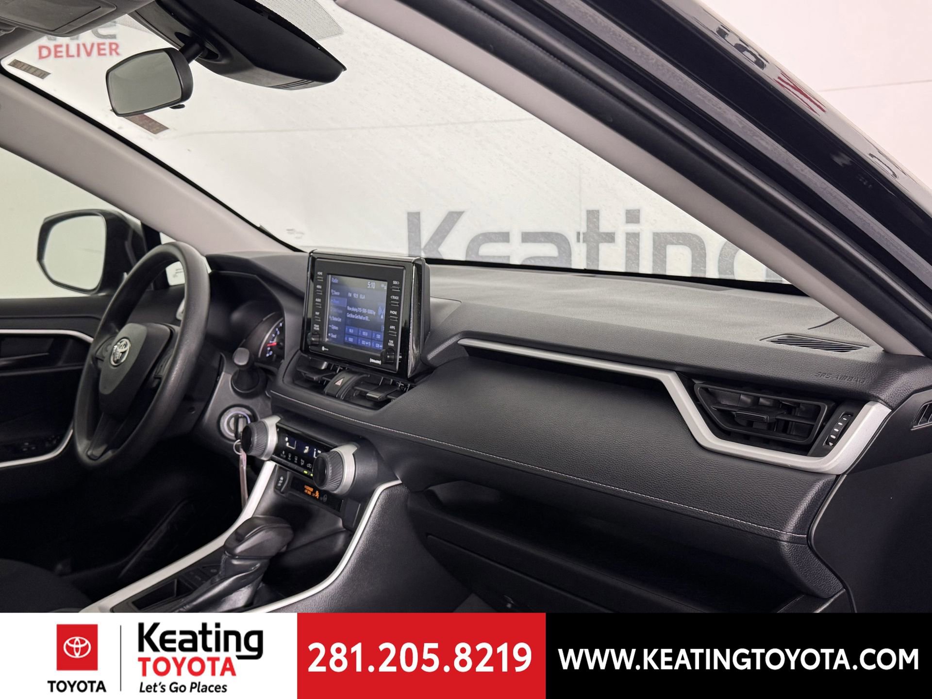 Used 2022 Toyota RAV4 LE image 20