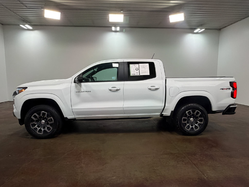 Used 2023 Chevrolet Colorado LT w/ LT Convenience Package III AWD/4WD image 6