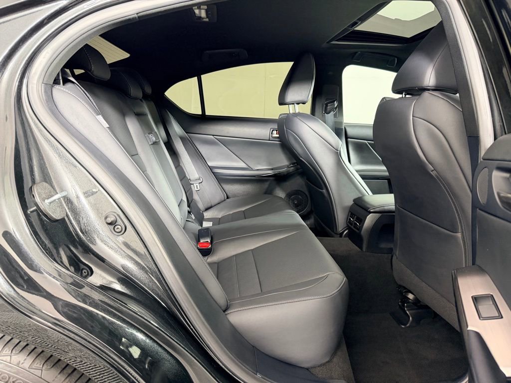 Used 2024 Lexus IS 500 image 29