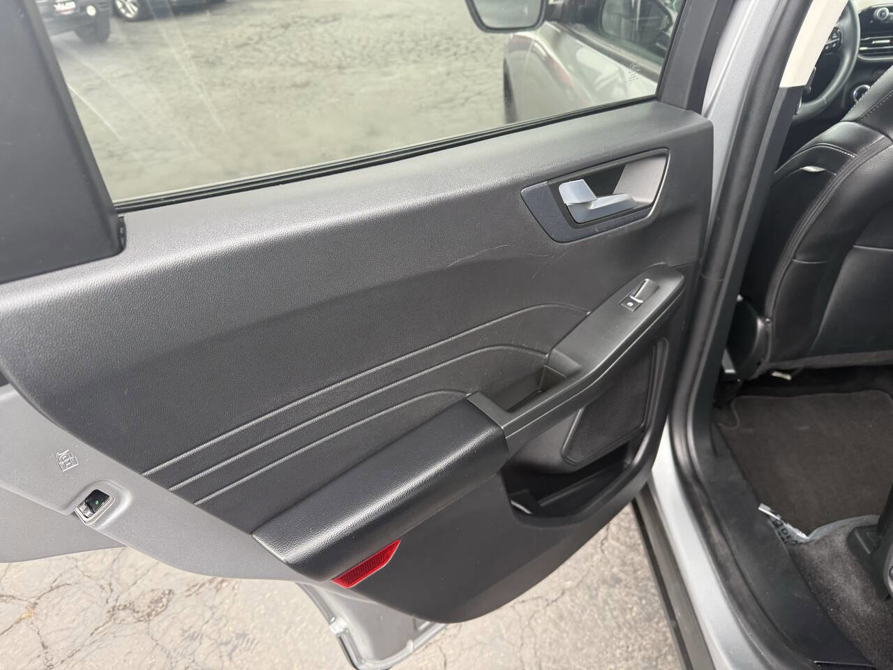 Used 2022 Ford Escape SEL image 22