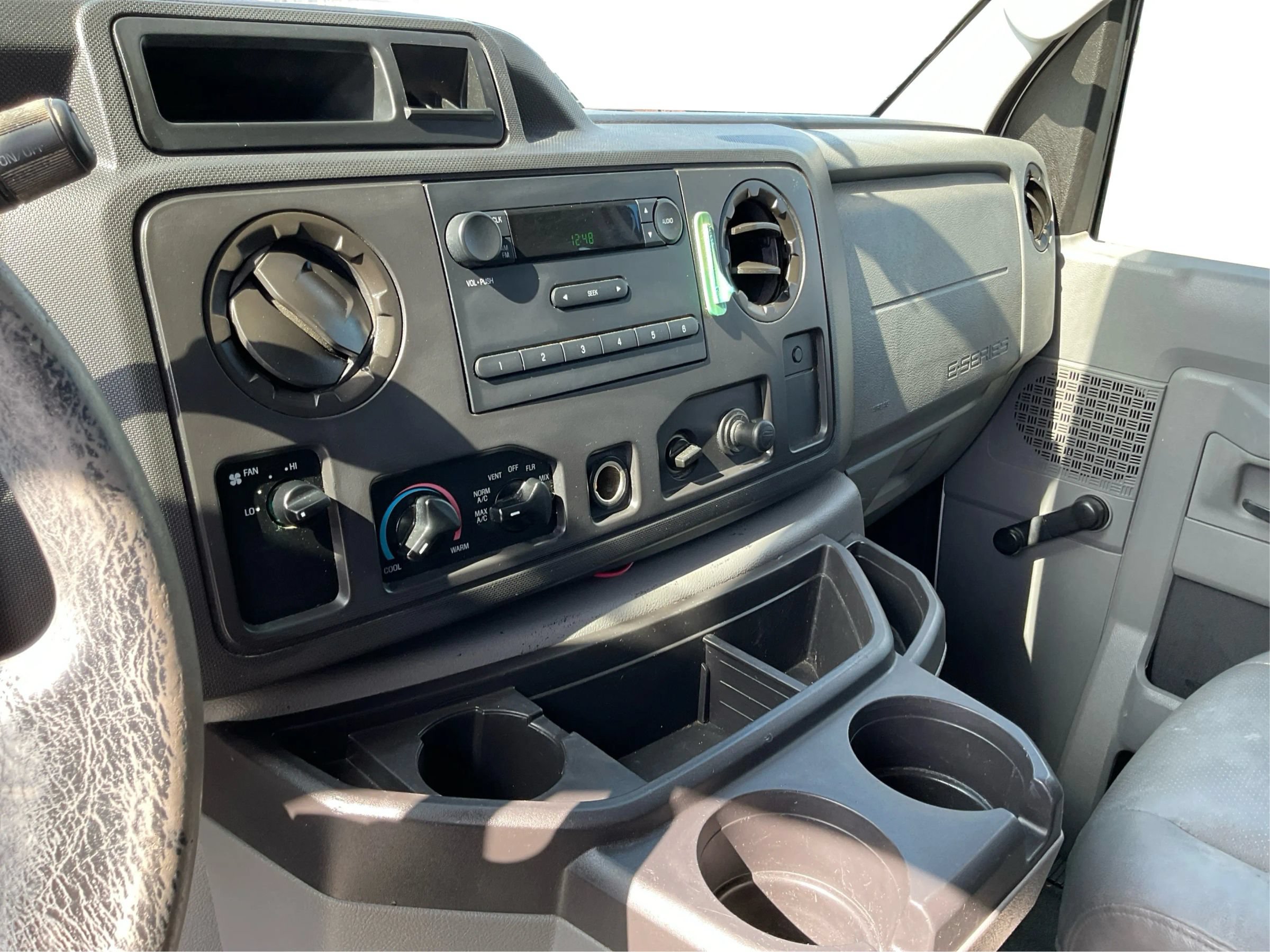 Used 2009 Ford E-150 and Econoline 150 RWD image 16