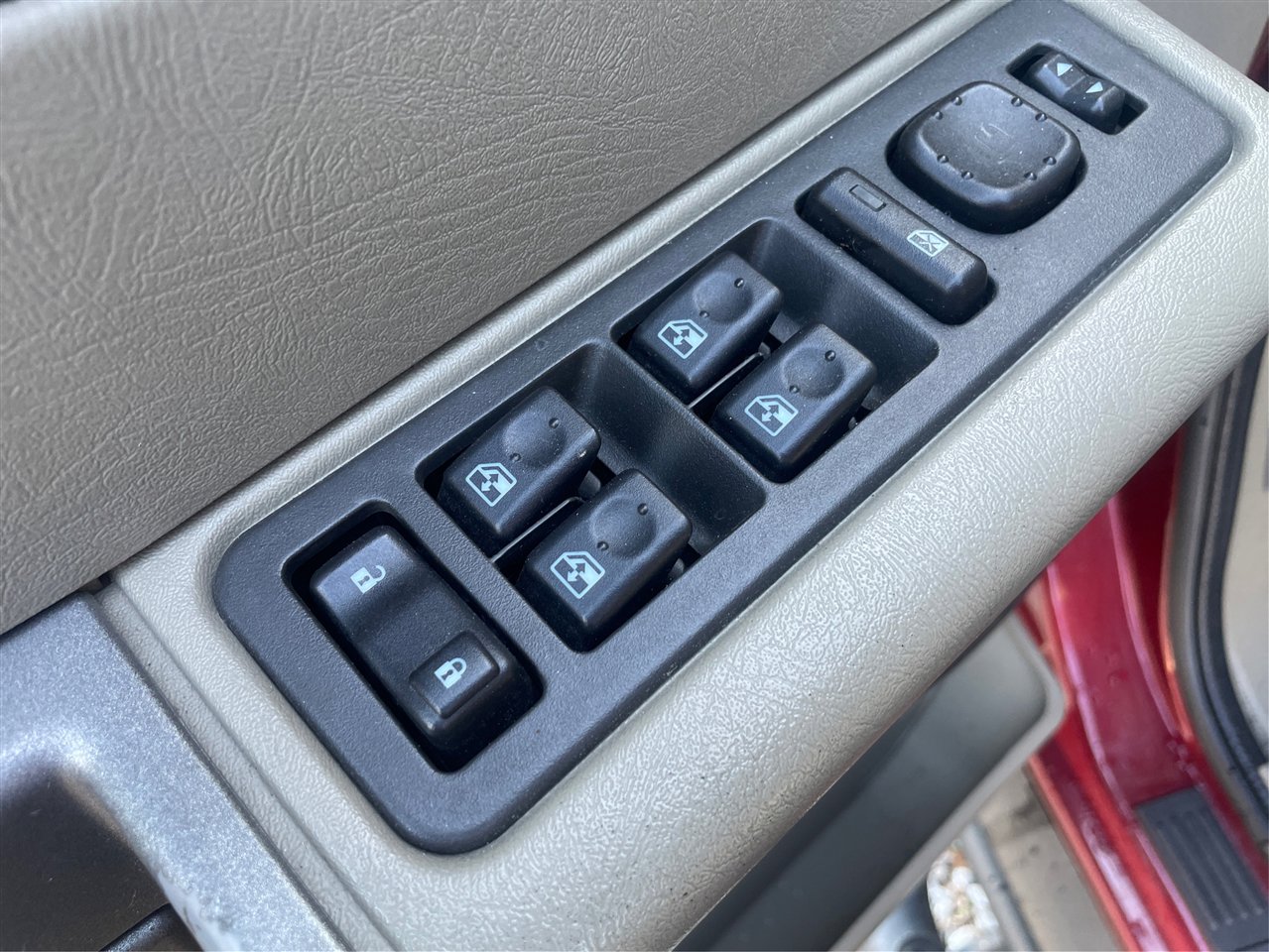 Used 2003 HUMMER H2 w/ Preferred Equipment Group image 56