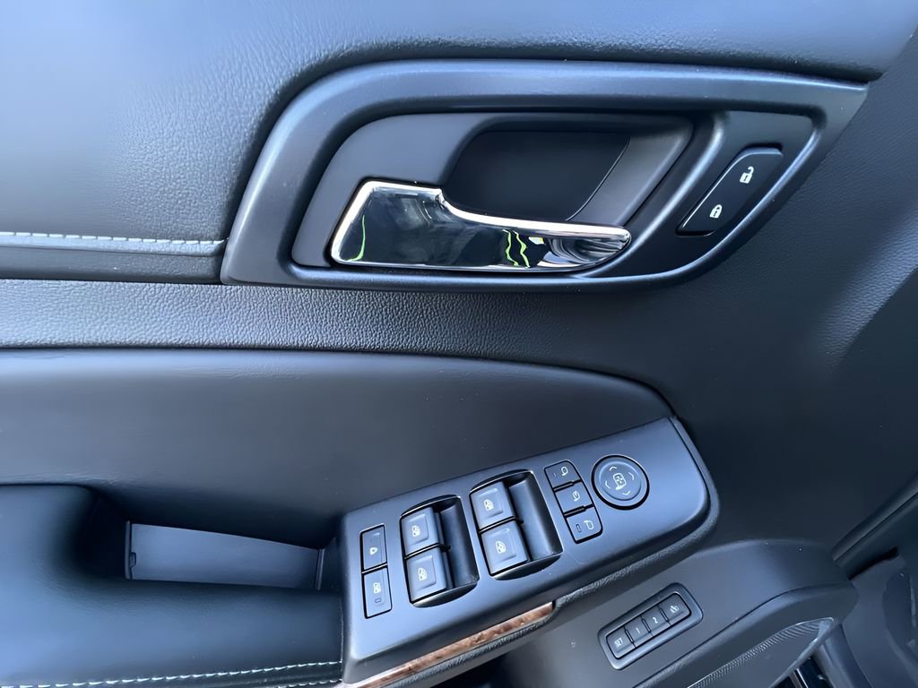 Used 2018 Chevrolet Suburban Premier image 24