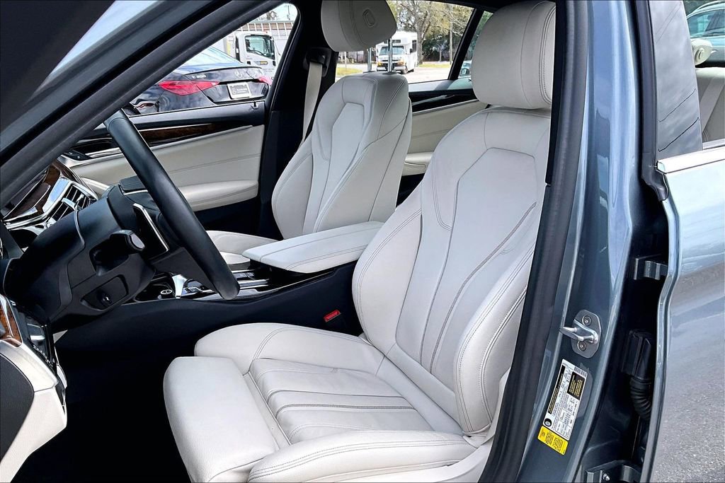 Used 2019 BMW 540i w/ Convenience Package image 18